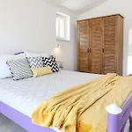 Villa Spacious Seafront With Pool, Tennis, Gym & Bbq L