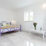 Spacious Seafront With Pool, Tennis, Gym & Bbq L *