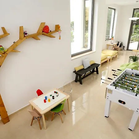 Spacious Seafront Villa With Pool, Tennis, Gym & Bbq L Zaboric Villa Zaboric