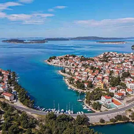 Spacious Seafront Villa With Pool, Tennis, Gym & Bbq L Zaboric Zaboric