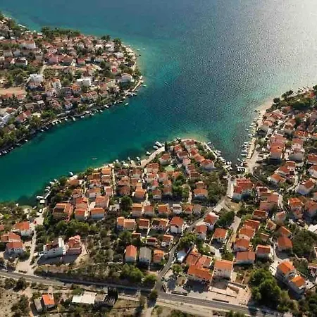 Spacious Seafront Villa With Pool, Tennis, Gym & Bbq L Zaboric *