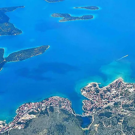 Spacious Seafront Villa With Pool, Tennis, Gym & Bbq L Zaboric Villa