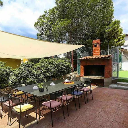 Spacious Seafront Villa With Pool, Tennis, Gym & Bbq L Zaboric Villa