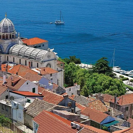 Spacious Seafront Villa With Pool, Tennis, Gym & Bbq L Zaboric Villa *