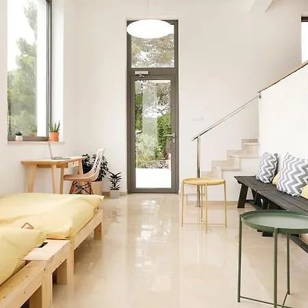 Spacious Seafront Villa With Pool, Tennis, Gym & Bbq L Zaboric Zaboric