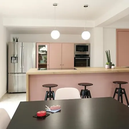 Villa Spacious Seafront Villa With Pool, Tennis, Gym & Bbq L Zaboric