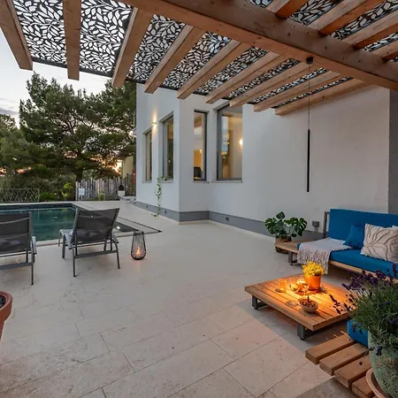 Vila Spacious Seafront With Pool, Tennis, Gym & Bbq L Zaboric