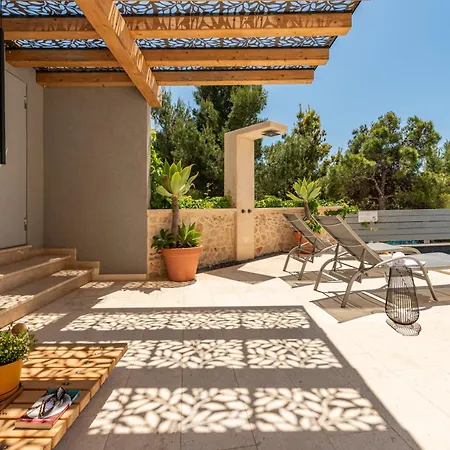 Spacious Seafront With Pool, Tennis, Gym & Bbq L Vila