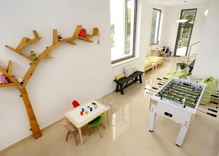 Spacious Seafront With Pool, Tennis, Gym & Bbq L فيلة زابوريتش