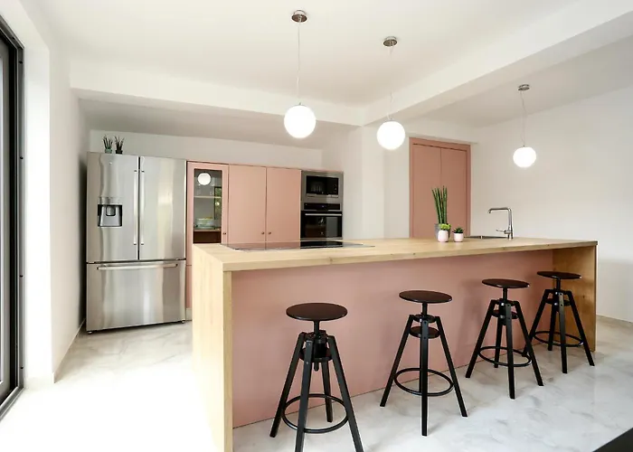 Spacious Seafront With Pool, Tennis, Gym & Bbq L *