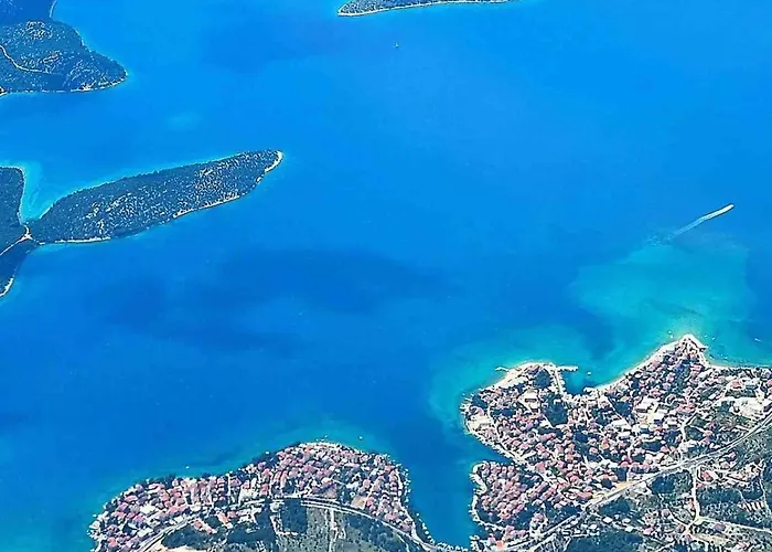 Spacious Seafront With Pool, Tennis, Gym & Bbq L Vila