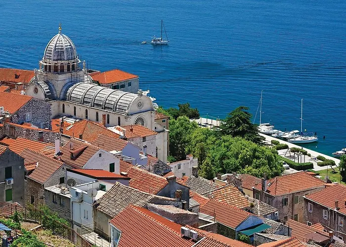 Spacious Seafront With Pool, Tennis, Gym & Bbq L Villa *