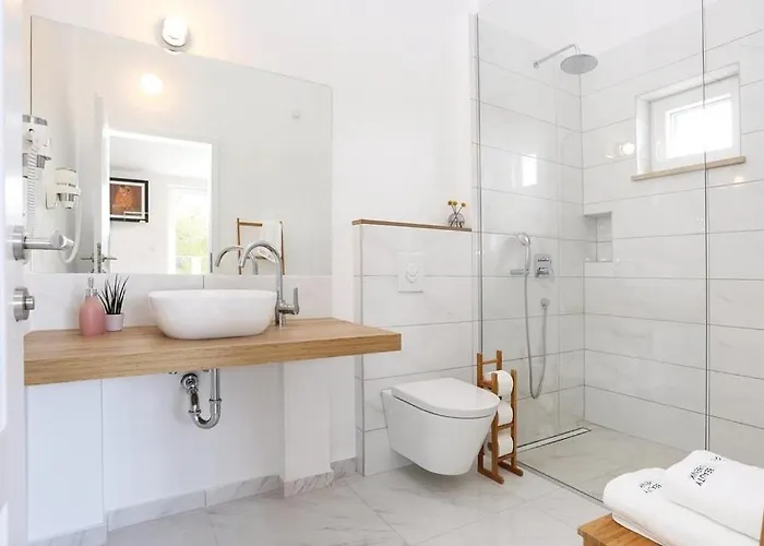 Spacious Seafront With Pool, Tennis, Gym & Bbq L Villa