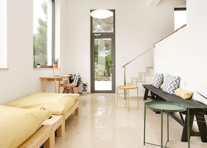 Spacious Seafront With Pool, Tennis, Gym & Bbq L زابوريتش