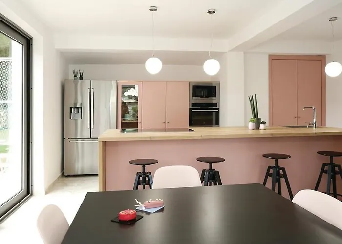 فيلة Spacious Seafront With Pool, Tennis, Gym & Bbq L